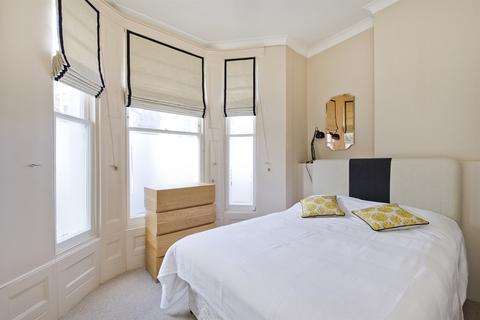 1 bedroom flat for sale, Chesterton Road, London, W10