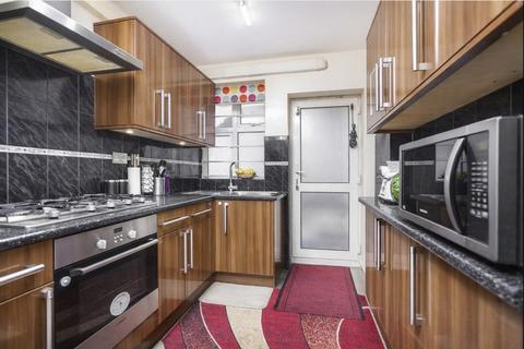 2 bedroom flat to rent, TWO BEDROOM FLAT WEST HENDON BROADWAY NW9