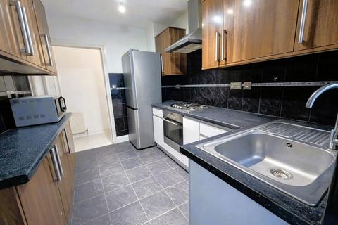 2 bedroom flat to rent, TWO BEDROOM FLAT WEST HENDON BROADWAY NW9