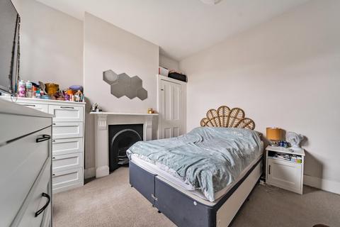 28 Charlmont Road, London, SW17 9AJ