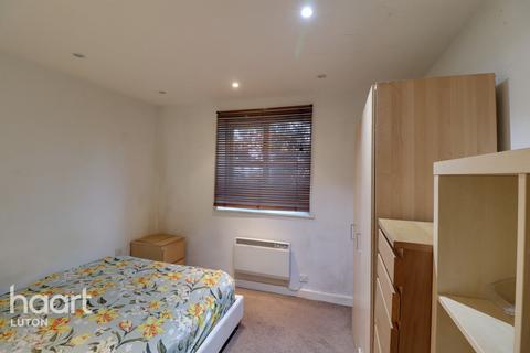 1 bedroom apartment for sale, Downs Road, Luton