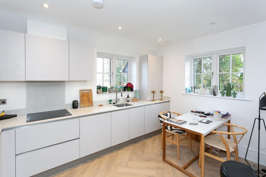 Kitchen Dining Area