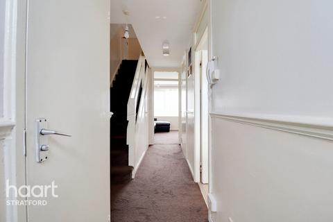 27 Carroll Close, London, E15 1RS