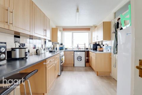 27 Carroll Close, London, E15 1RS