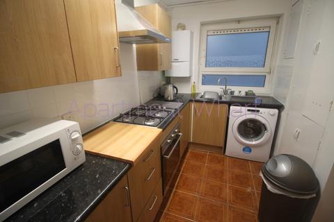 1 bedroom in a flat share to rent, Langdon House Ida Street    (Poplar), London, E14