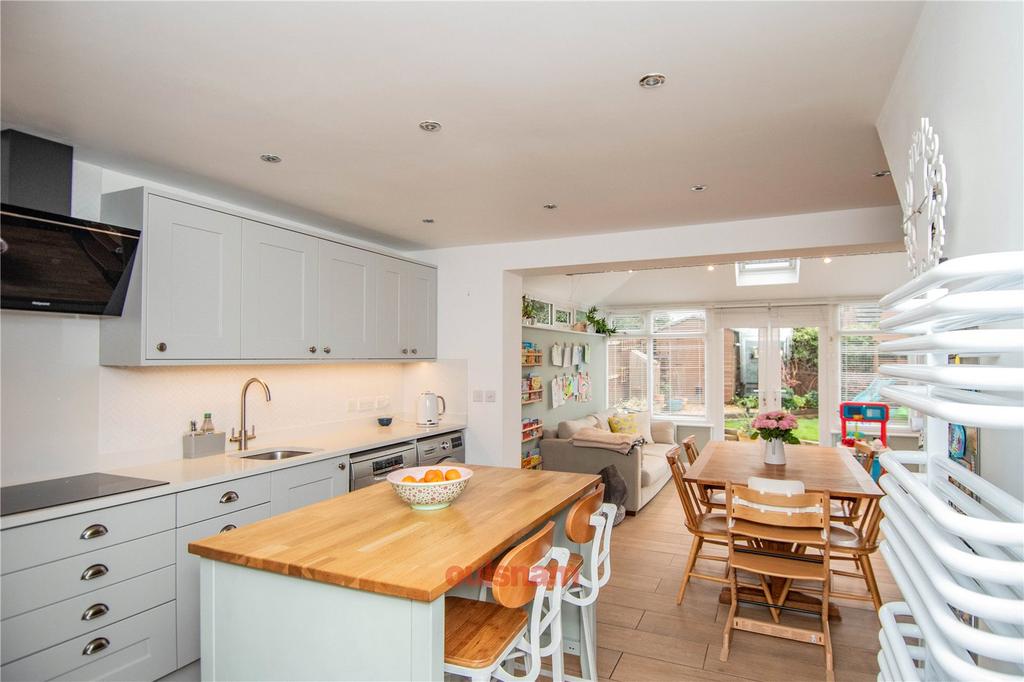 Garrick Road, Bromsgrove, Worcestershire, B60 3 bed semidetached house