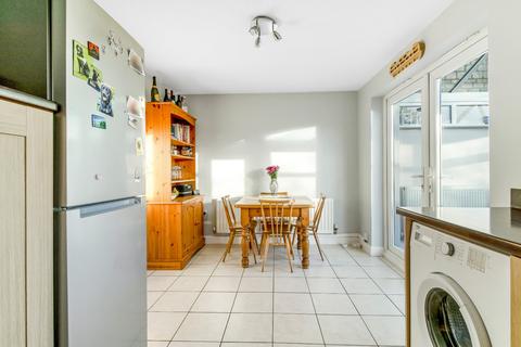 31 Beechwood Close, Nailsworth, Stroud, GL6 0BG