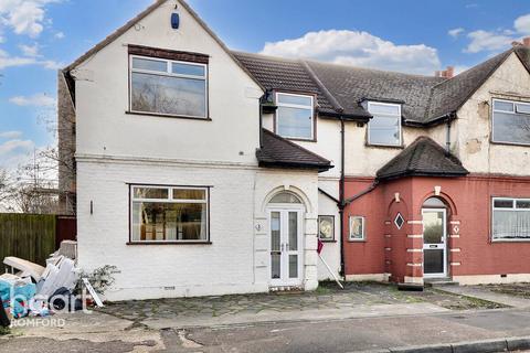 3 bedroom end of terrace house for sale, Cedar Road, Romford, RM7 7JR