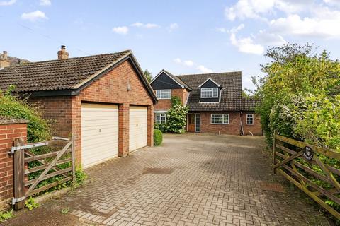 4 bedroom detached house to rent, Wood End Road, Kempston, Bedford