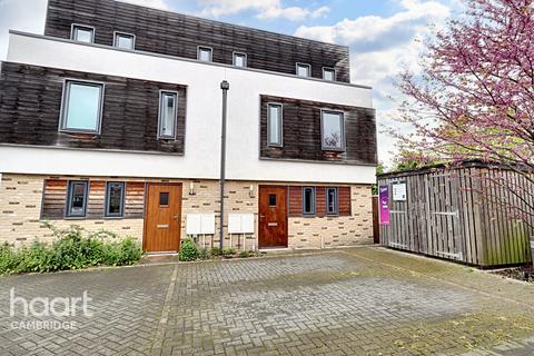 8 Swallow Gardens, Chesterton, Cambridge, CB4 1FU