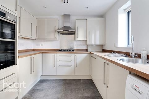 8 Swallow Gardens, Chesterton, Cambridge, CB4 1FU