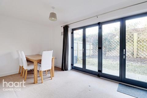 8 Swallow Gardens, Chesterton, Cambridge, CB4 1FU
