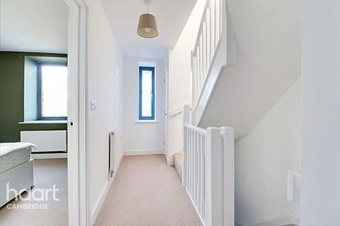 8 Swallow Gardens, Chesterton, Cambridge, CB4 1FU