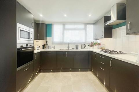 25 Packenham Road, Basingstoke, RG21 8YB