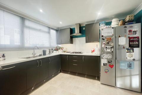 25 Packenham Road, Basingstoke, RG21 8YB