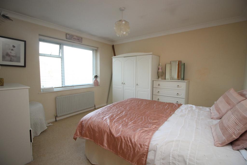 Gravel Hill Close, Bexleyheath DA6 2 bed flat £275,000