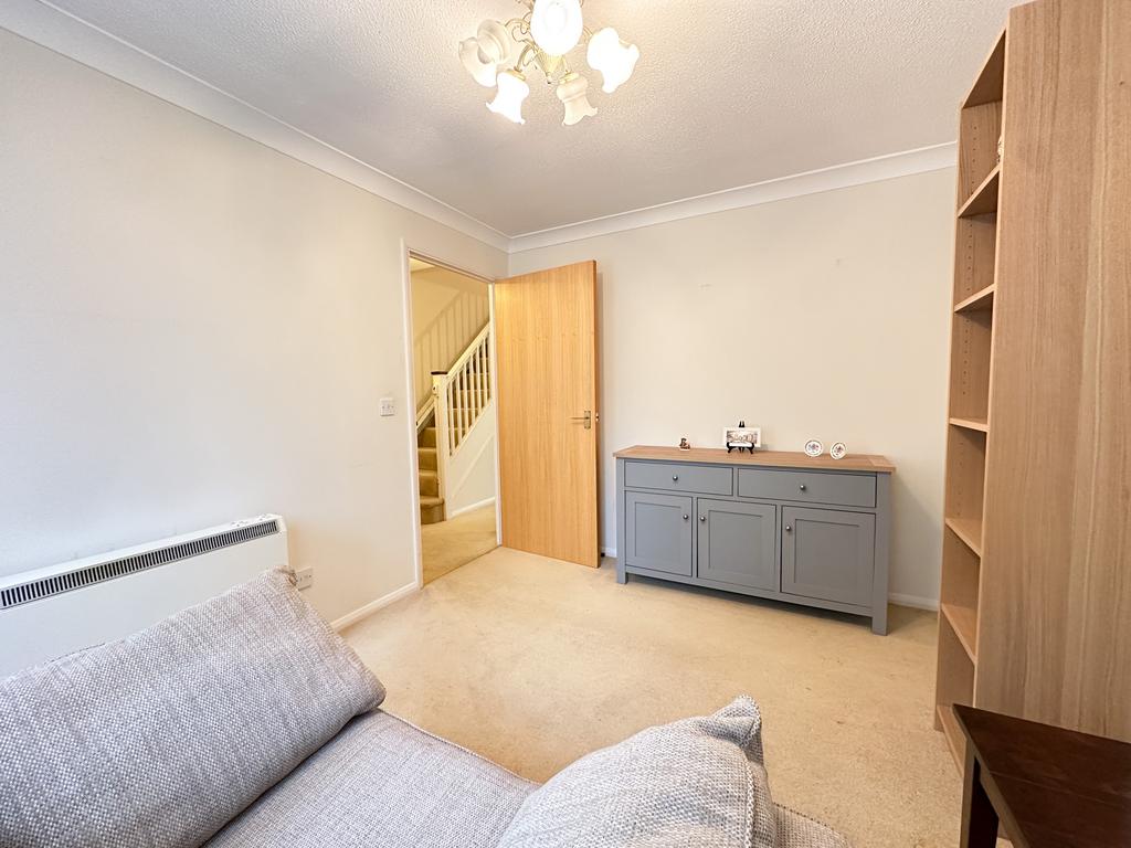 Bed 2 / Dining room