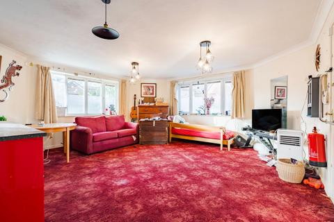 2 bedroom flat for sale, Riverside Maltings, Diss, IP22