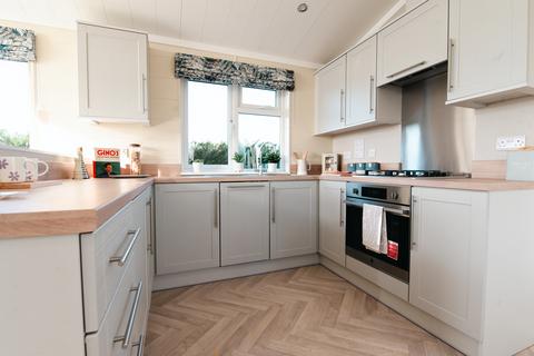 2 bedroom lodge for sale, OMAR SOUTHWOLD at Tanner Farm Park, Tanner Farm, Goudhurst Road TN12