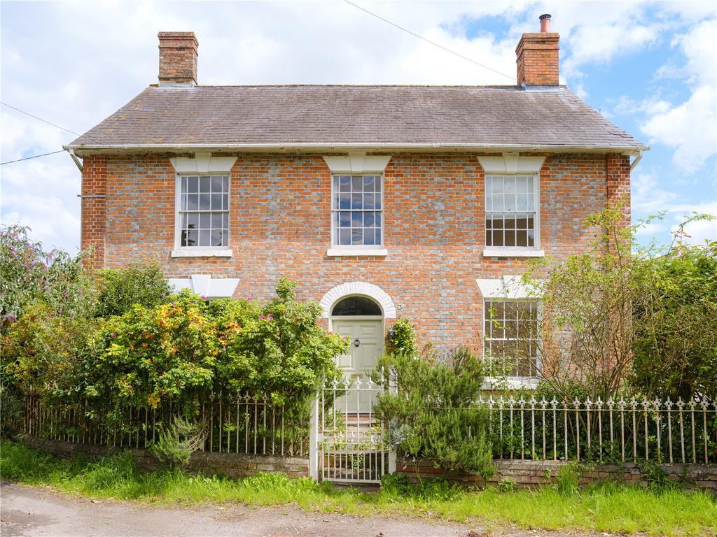 Pewsey, Pewsey SN9 4 bed detached house for sale £750,000