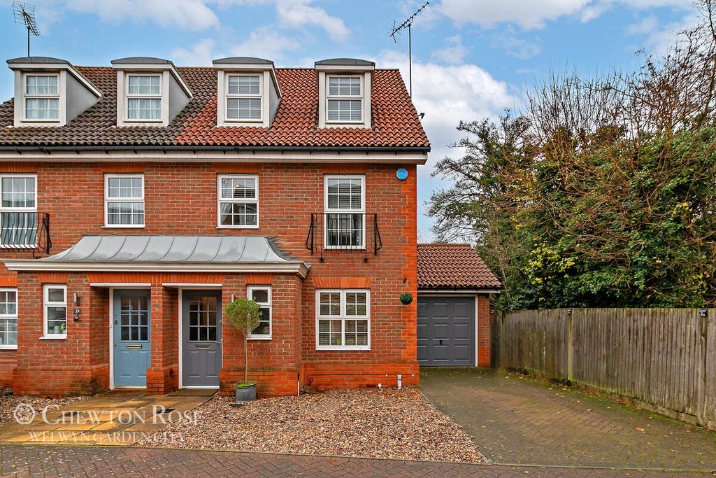 Beauchamps, WELWYN GARDEN CITY 4 bed semidetached house for sale £