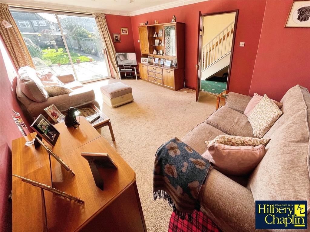 Hamilton Drive, Romford, RM3 3 bed terraced house for sale £400,000
