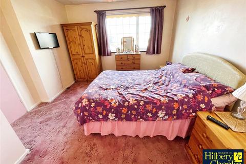 54 Hamilton Drive, Romford, RM3 0UU