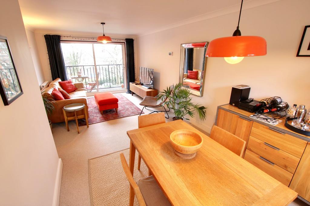 Highfield, Southampton 2 bed flat for sale £260,000