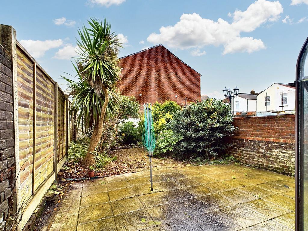 Meon Road, Southsea, PO4 3 bed terraced house for sale £280,000