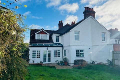 4 bedroom semi-detached house to rent, Roman Lea, Cookham, Berks, Maidenhead, Berkshire