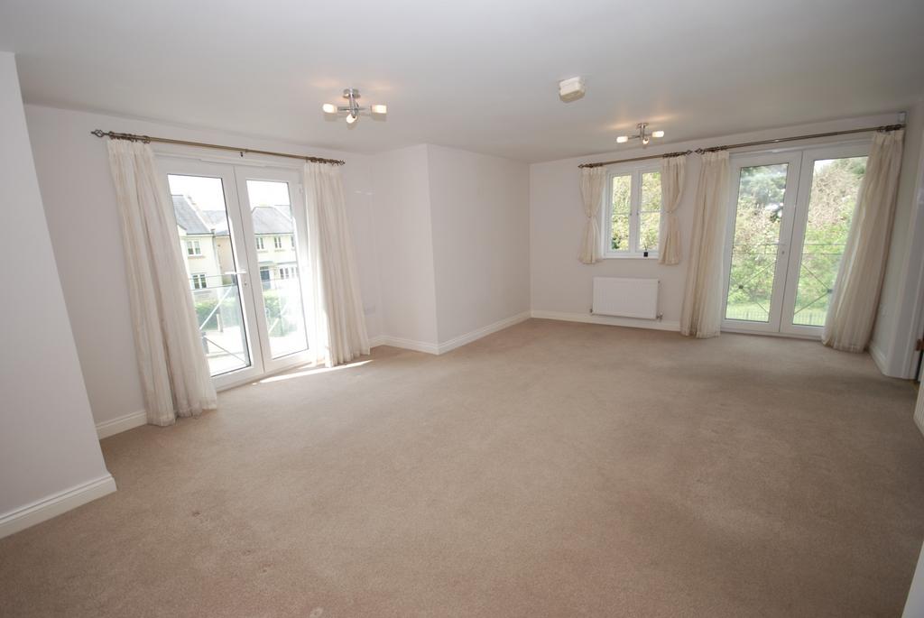 Campriano Drive, Warwickshire, CV34 2 bed apartment £1,250 pcm (£288 pw)