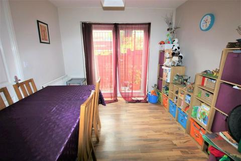 3 bedroom detached house for sale - Fazackerley Close, Blackburn, Lancashire, BB2 4FG