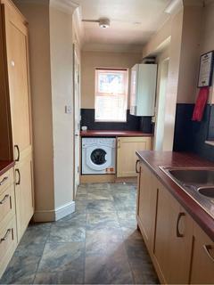 3 bedroom terraced house to rent, Dover Street, Hampshire SO14
