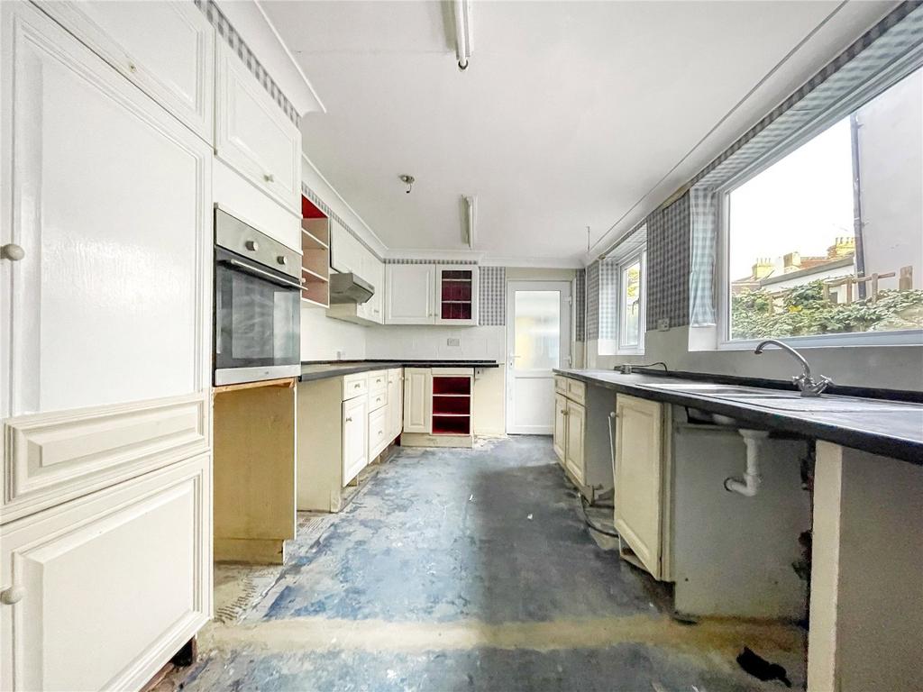 Rock Avenue, Gillingham, Kent, ME7 3 bed terraced house for sale £300,000