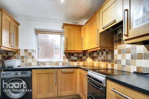 3 bedroom semi-detached house to rent, Brooklyn Road, Harwich