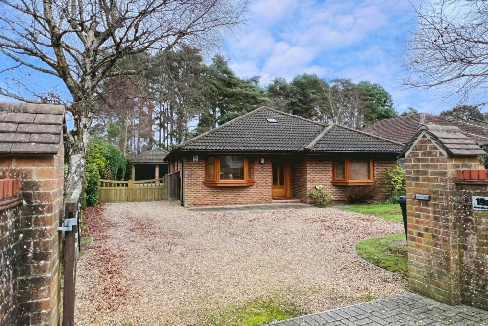 Ashley Drive West, Ringwood, BH24 2JW 4 bed bungalow for sale £850,000