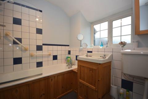5 Meyrick Square, Dolgellau, LL40 1LT