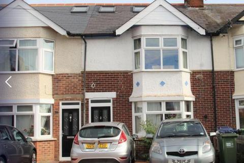 5 bedroom semi-detached house to rent - Cricket Road,  Cowley Road,  OX4