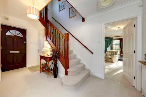 2 Hubert Day Close, Beaconsfield, HP9 1TL