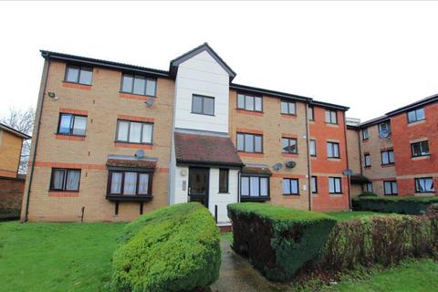 Studio to rent, Magpie Close, Enfield, Middlesex, EN1
