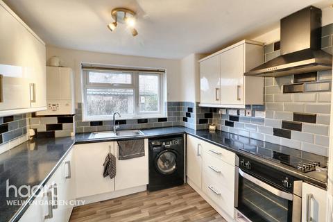 41 Longmead, Hatfield, AL10 0AB