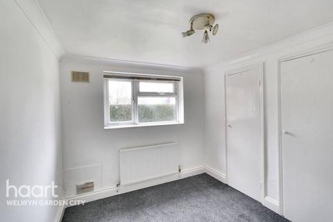 41 Longmead, Hatfield, AL10 0AB