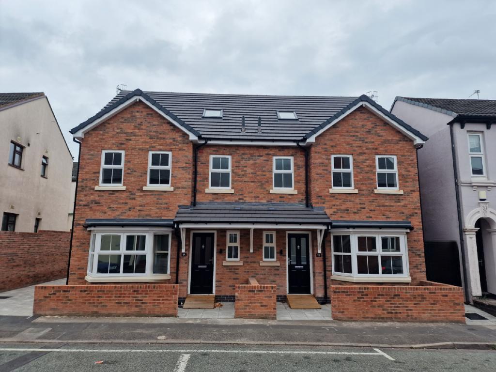 Haden Hill, Wolverhampton WV3 4 bed semidetached house £1,500 pcm (£
