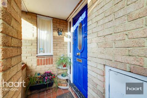 2 bedroom maisonette for sale, Whitmead Close, South Croydon