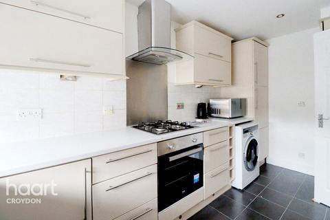 27 Larcombe Close, Croydon, CR0 5SR
