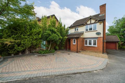 3 bedroom detached house for sale, Hawkley Drive,  Tadley,  RG26