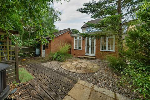 3 bedroom detached house for sale, Hawkley Drive,  Tadley,  RG26