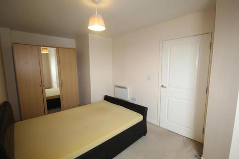 2 bedroom flat to rent, Grays Place, Slough