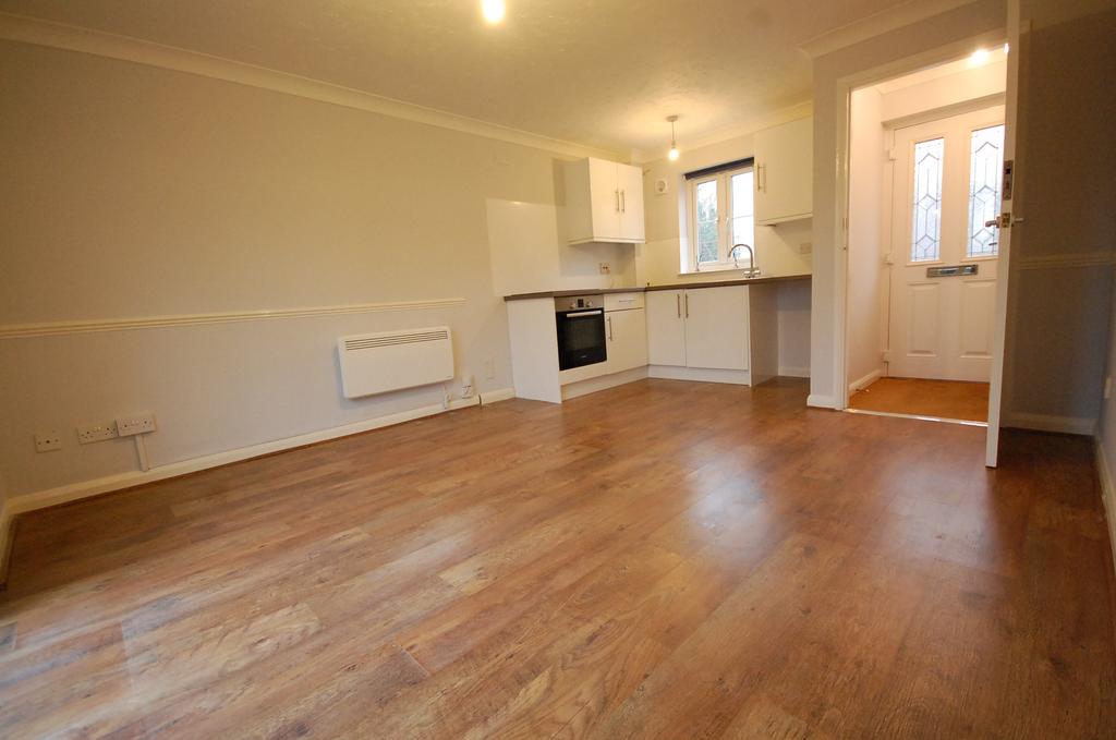 Foundry Lane, Earls Colne CO6 1 bed ground floor flat to rent £700