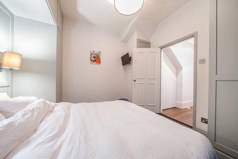 1 bedroom flat for sale, Drayton Gardens, Chelsea, London, SW10